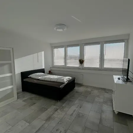 Apartment F B *